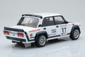 Lada 2105 VFTS #37 H. Ohu Rally Acropolis 1983 IXO 1:18 18RMC145 Metalli — kuva 2 / 6
