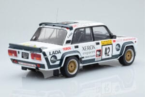 Lada 2105 VFTS #42 S. Brundza Rally 1000 Lakes 1984 IXO 1:18 18RMC146 Metalli — kuva 2 / 6