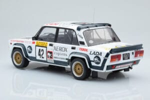 Lada 2105 VFTS #42 S. Brundza Rally 1000 Lakes 1984 IXO 1:18 18RMC146 Metalli — kuva 5 / 6