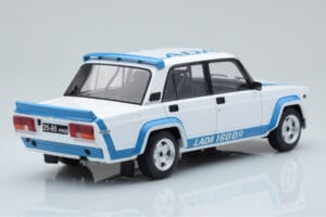 Lada 2105 VFTS Valkoinen IXO 1:18 18CMC144 Metalli — kuva 2 / 6