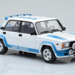 Lada 2105 VFTS Valkoinen IXO 1:18 - image 4 of 6