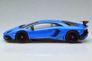 Lamborghini Aventador LP750-4 SV Sininen AUTOart 1:18 74559 Komposiitti — kuva 4 / 8