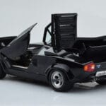 Lamborghini Countach LP5000S Musta AUTOart 1:18 - image 3 of 10