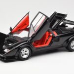 Lamborghini Countach LP 5000 Quattrovalvole Musta Kyosho 1:18 08320BK - image 2 of 8