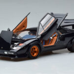 Lamborghini Countach LP500S Walter Wolf Tummansininen Kyosho 1:18 - image 2 of 11