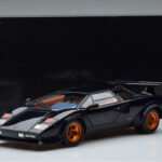 Lamborghini Countach LP500S Walter Wolf Tummansininen Kyosho 1:18 - image 11 of 11
