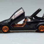 Lamborghini Countach LP500S Walter Wolf Tummansininen Kyosho 1:18 - image 4 of 11