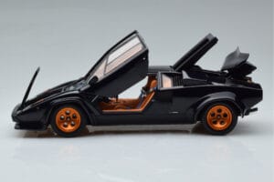 Lamborghini Countach LP500S Walter Wolf Tummansininen Kyosho 1:18 08320D Metalli — kuva 4 / 11