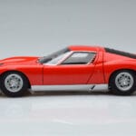 Lamborghini Miura SV Punainen AUTOart 1:18 - image 5 of 8