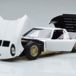 Lamborghini Miura SV Valkoinen AUTOart 1:18 - image 2 of 8