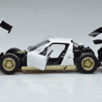 Lamborghini Miura SV Valkoinen AUTOart 1:18 - image 4 of 8