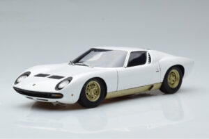 Lamborghini Miura SV Valkoinen AUTOart 1:18