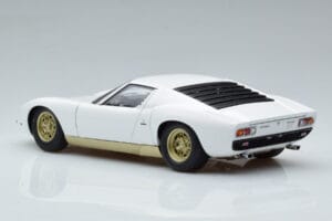 Lamborghini Miura SV Valkoinen AUTOart 1:18 74544 Metalli — kuva 7 / 8