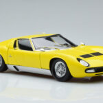 Lamborghini Miura SV Keltainen Kyosho 1:18 - image 6 of 11