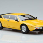 Lamborghini Urraco Keltainen Kyosho 1:18 - image 6 of 10