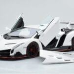 Lamborghini Veneno Valkoinen AUTOart 1:18 - image 2 of 8