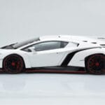 Lamborghini Veneno Valkoinen AUTOart 1:18 - image 5 of 8