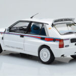 Lancia Delta HF Integrale 6 Valkoinen Kyosho 1:18 - image 7 of 8
