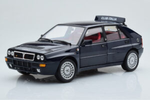 Lancia Delta HF Integrale Club Italia Sininen Kyosho 1:18