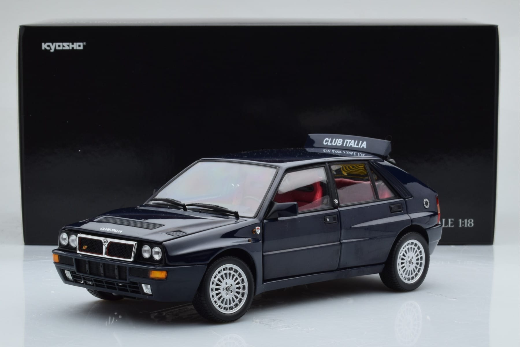 Lancia Delta HF Integrale Club Italia Sininen Kyosho 1:18 08343SC Metalli — kuva 8 / 8