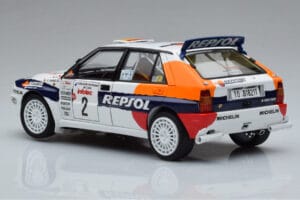 Lancia Delta HF Integrale Evoluzione #2 C. Sainz / L. Moya Tour de Corse 1993 Kyosho 1:18 08348J Metalli — kuva 6 / 9