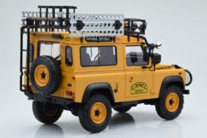 Land Rover Defender 90 Camel Trophy Borneo 1985 Almost Real 1:18 810213 Metalli — kuva 3 / 8