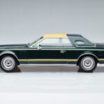 Lincoln Continental Mark V Tummanvihreä MCG 1:18 MCG18404 Metalli - image 3 of 6