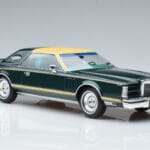 Lincoln Continental Mark V Tummanvihreä MCG 1:18 MCG18404 Metalli - image 4 of 6