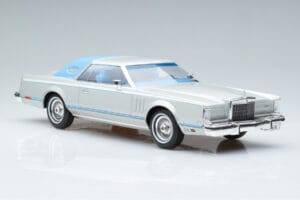 Lincoln Continental Mark V Hopea MCG 1:18 MCG18403 Metalli — kuva 4 / 6