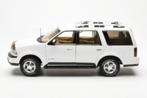 Lincoln Navigator Valkoinen AUTOart 1:18 72761 Metalli — kuva 4 / 8