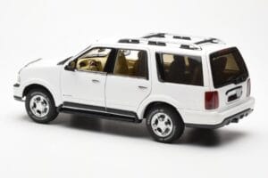 Lincoln Navigator Valkoinen AUTOart 1:18 72761 Metalli — kuva 7 / 8