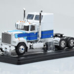 Mack Superliner Magnum Valkoinen Sininen IXO 1:43