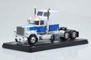 Mack Superliner Magnum Valkoinen Sininen IXO 1:43