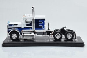 Marmon CHDT Valkoinen Sininen IXO 1:43 TR083 Metalli — kuva 2 / 4