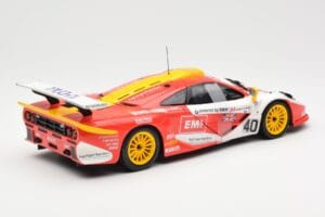 McLaren F1 GTR #40 J. O'Rourke / M. Sugden / P. Auberlein EMI 24 Hours of Le Mans 1996 UT Models 1:18 39820 Metalli — kuva 2 / 6
