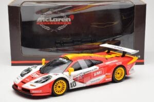 McLaren F1 GTR #40 J. O'Rourke / M. Sugden / P. Auberlein EMI 24 Hours of Le Mans 1996 UT Models 1:18 39820 Metalli — kuva 6 / 6