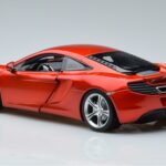 McLaren MP4-12C Stig Top Gear -Figuuri Minichamps 1:18 519101330 Metalli - image 6 of 7