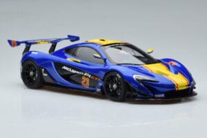 McLaren P1 GTR Sininen Keltaisilla Raidoilla AUTOart 1:18 81542 Komposiitti — kuva 5 / 7