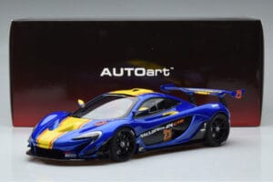McLaren P1 GTR Sininen Keltaisilla Raidoilla AUTOart 1:18 81542 Komposiitti — kuva 7 / 7