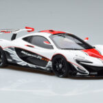 McLaren P1 GTR Kiiltävä Valkoinen Punaisilla Raidoilla AUTOart 1:18 - image 5 of 7