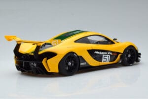 McLaren P1 GTR Keltainen Vihreillä Raidoilla AUTOart 1:18 81544 Komposiitti — kuva 3 / 7