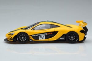 McLaren P1 GTR Keltainen Vihreillä Raidoilla AUTOart 1:18 81544 Komposiitti — kuva 4 / 7