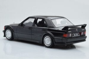 Mercedes 190E W201 2.5-16 Evo I Musta Otto 1:18 OT151 Hartsi — kuva 5 / 6