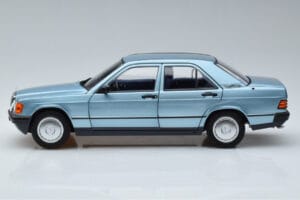 Mercedes 190E W201 Vaaleansininen Norev 1:18 183828 Metalli — kuva 4 / 7