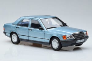 Mercedes 190E W201 Vaaleansininen Norev 1:18 183828 Metalli — kuva 5 / 7