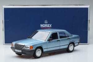 Mercedes 190E W201 Vaaleansininen Norev 1:18 183828 Metalli — kuva 7 / 7
