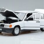 Mercedes 190 E W201 Valkoinen Norev 1:18 183820 Metalli - image 2 of 7