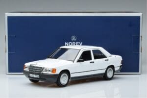Mercedes 190 E W201 Valkoinen Norev 1:18 183820 Metalli — kuva 7 / 7