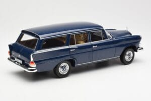 Mercedes 200 Universal W115 Sininen Norev 1:18 183599 Metalli — kuva 3 / 8