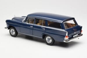 Mercedes 200 Universal W115 Sininen Norev 1:18 183599 Metalli — kuva 7 / 8
